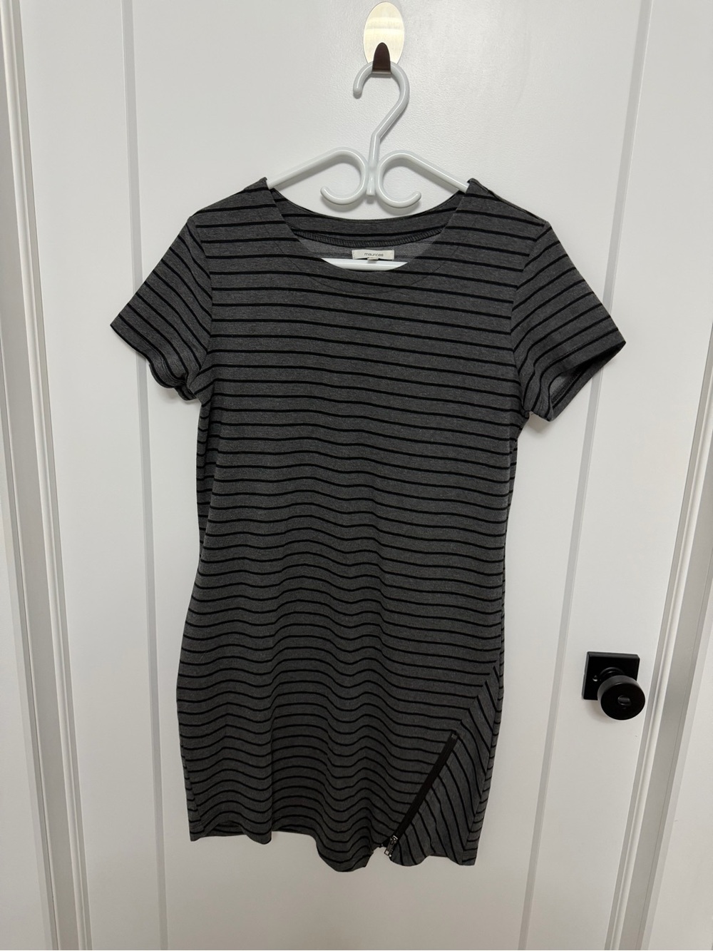 ❤️Maurices Charcoal Asymmetrical Striped Dress❤️